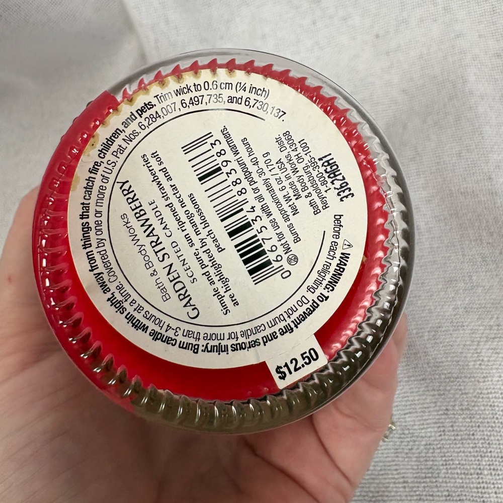 Bath & Body‎ Works Fresh Picked Garden Strawberry 🍓 Candle NEW - Picture 4 of 5